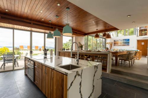 Viesnīcas āriene, Casa Brisas Del Mar- Luxury 6 Bedroom Ocean View Home in Puerto Viejo
