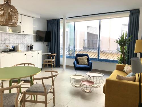 One-Bedroom Apartment image 1