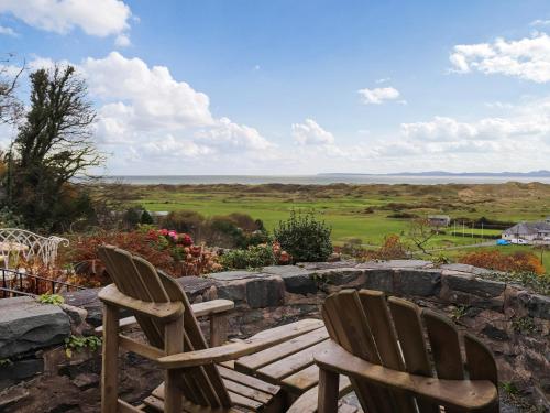 المنظر الخارجي, Bryn Hyfryd in هارليش