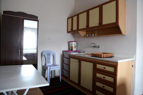 Cocina, Gün Işığı Pansiyon (Gun Isıgı Pansiyon) in Guzelyurt