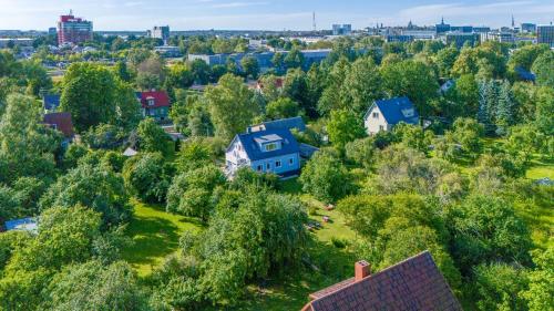 Brand new 3BR family friendly house with huge garden Brand new 3BR family friendly house with huge garden