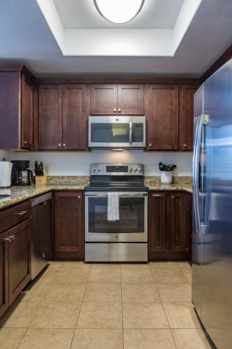 Modern Retreat in Ahwatukee Heated Pool Spa Gym in Ahwatukee