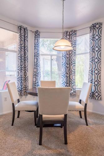 Modern Retreat in Ahwatukee Heated Pool Spa Gym in Ahwatukee