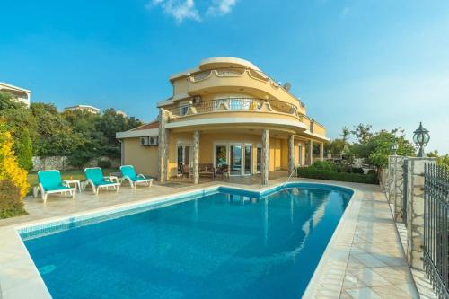 Villa Marina - Private Pool - Perfect for Families