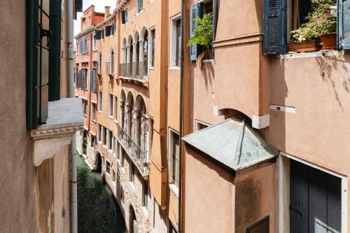 San Marco Canal View by Bricola Apartments - image 10