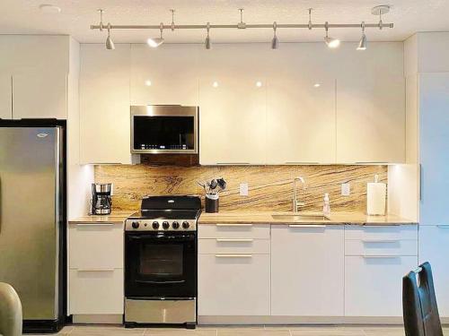 Block from Beach one bedroom with Parking in Miami Beach, USA
