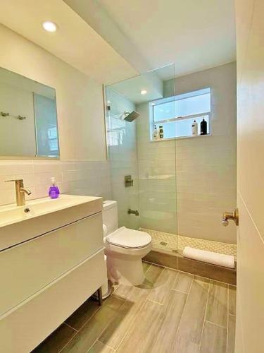 Block from Beach one bedroom with Parking in Miami Beach, USA