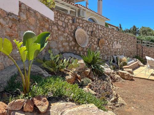 taman, Louiza Apartments in Emporios