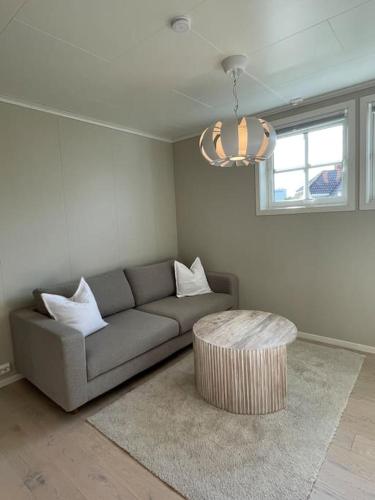 House with 5 bedrooms, 2 bathrooms, available for ONSS House with 5 bedrooms, 2 bathrooms, available for ONSS