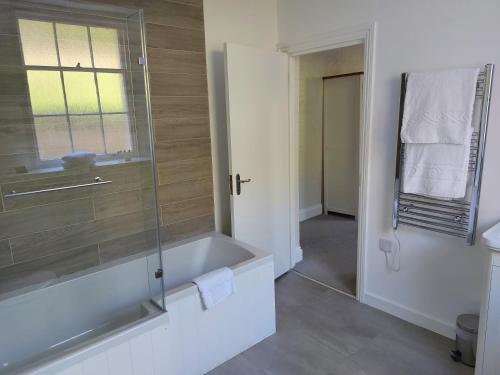Double Room image 6