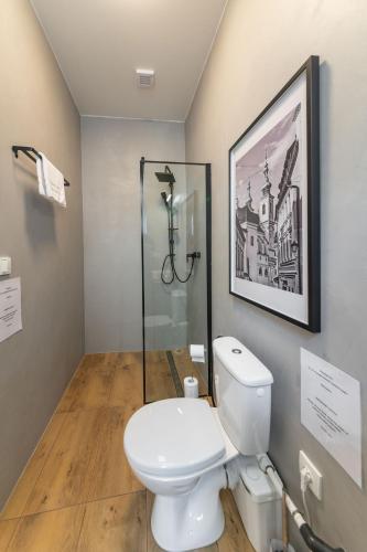 One-Bedroom Apartment image 2