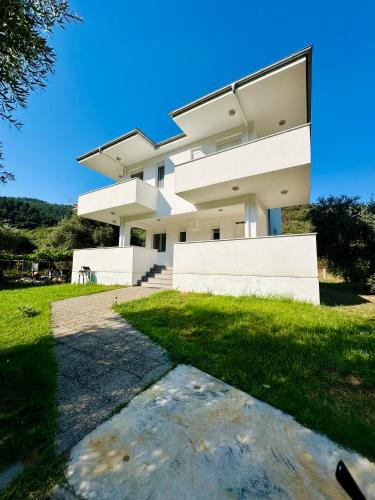 숙소 외관, Olive Deluxe Villa Golden beach in 타소스