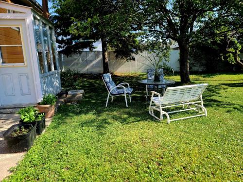 入口, Gîte du passant SADM, parc de la Gaspésie. (Gite du passant SADM, parc de la Gaspesie.) in 聖安娜德蒙