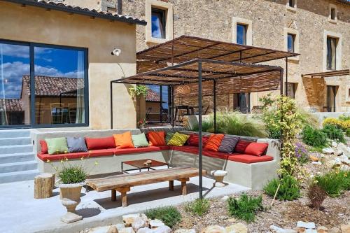 Gîte de charme Uzès de 10 à 24 personnes (Gite de charme Uzes de 10 a 24 personnes) in La Bastide D'Engras