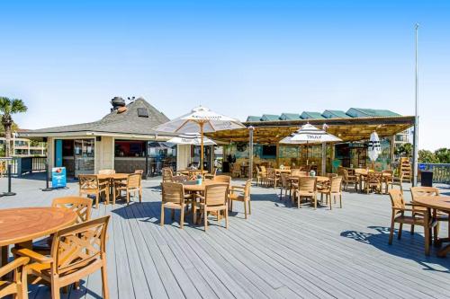 C321 Hilton Head Beach and Tennis near Buttlerfly Mm LLC