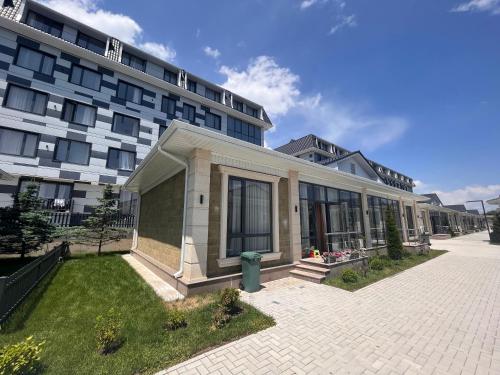 Novel Townhouse – khách sạn tại Korumdu