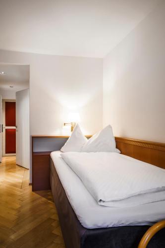 Atrium Hotel Blume - image 8