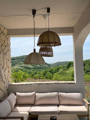 House Joie, Blaguša