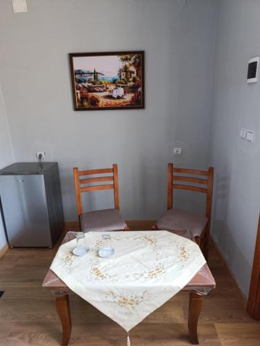 2BR Lakeside & Panoramic Balcony - Pogradec, Lake Ohrid, Pogradec (foto 8)