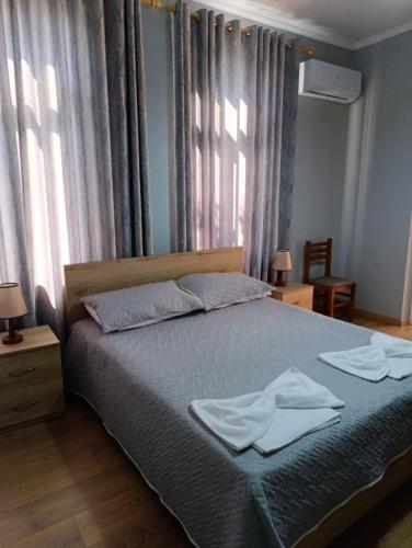 2BR Lakeside & Panoramic Balcony - Pogradec, Lake Ohrid, Pogradec (foto 7)