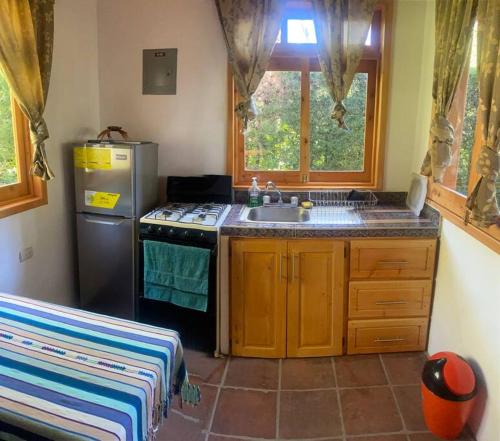 Kitchen, Peaceful Hideaway in Santa Cruz la Laguna