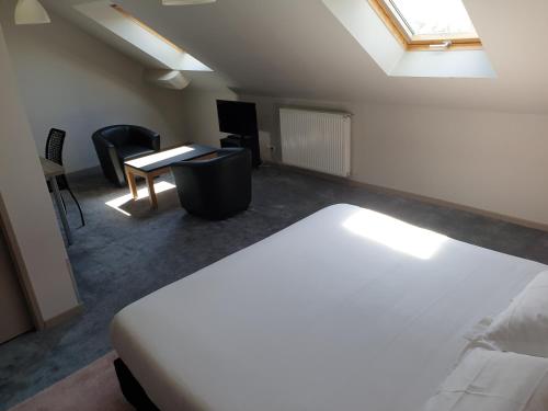 Brit Hotel Spa Le Connetable - image 8