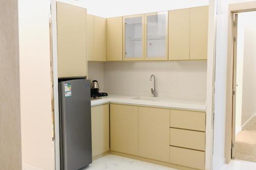 شقق مشراق هوم للأجنحة الفندقية (شقق مشراق هوم للأجنحة الفندقية) near สนามบินภายในประเทศบีชา