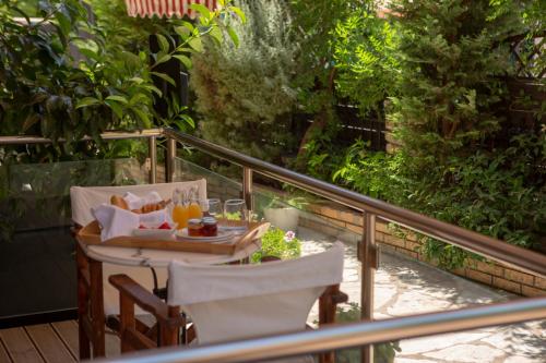 Athina residence in לפקדה