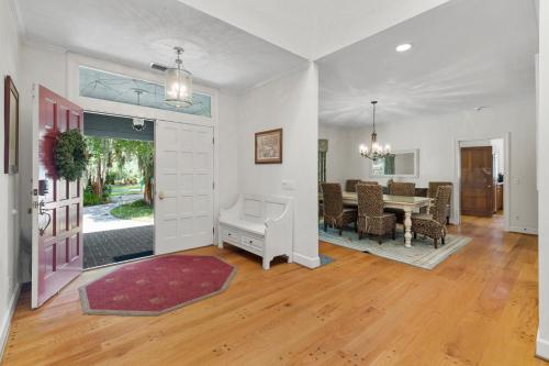 4 Red Maple - host2coast in Hilton Head Island, USA