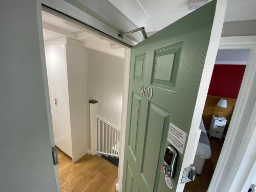 Vauxhall Apartments - main image