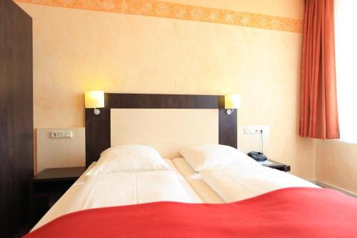 Adesso Hotel - image 2