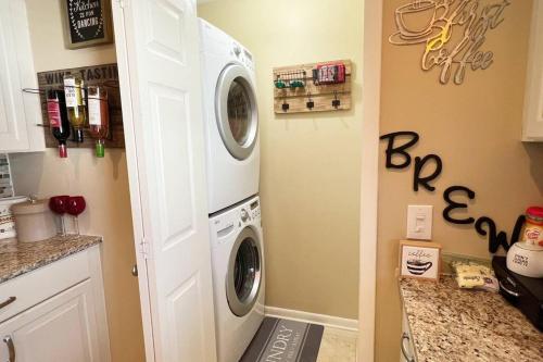 2 Bdrm Home with 3 beds mins from Casino 2 Bdrm Home with 3 beds mins from Casino