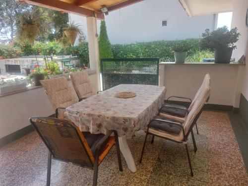 陽台/露台, Sandra Apartmani 1 in 紮斯托格