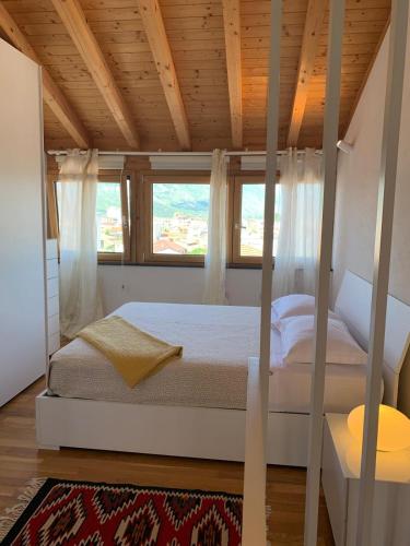 One-Bedroom Apartment image 10