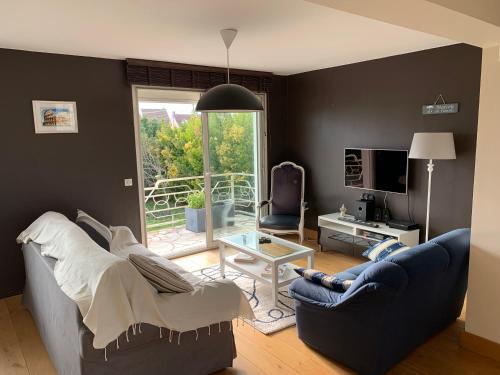 Family House near Paris & Normandy in Les Mureaux