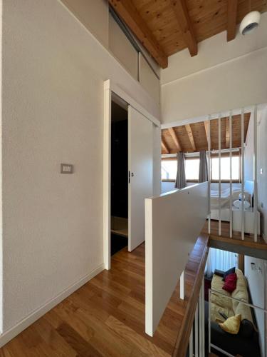 One-Bedroom Apartment image 9