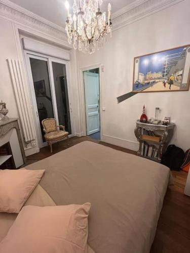Grande chambre privée sur jardin arboré, Parigi (foto 5)
