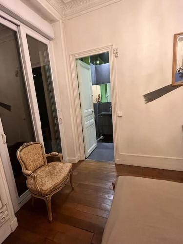 Grande chambre privée sur jardin arboré, Parigi (foto 10)