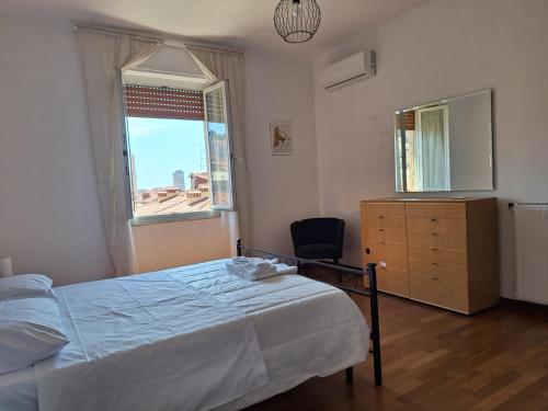 A' La GARE 6 A' La GARE 6