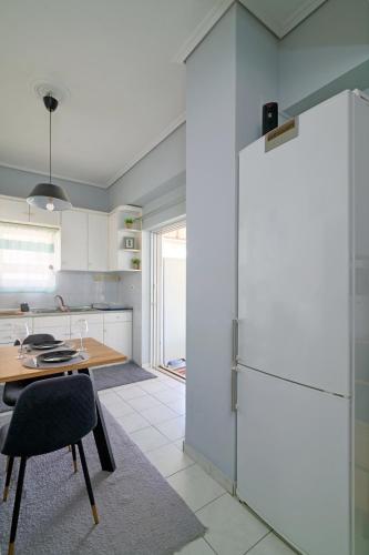 Sea-View Apt Argyroupoli, Athens Sea-View Apt Argyroupoli, Athens