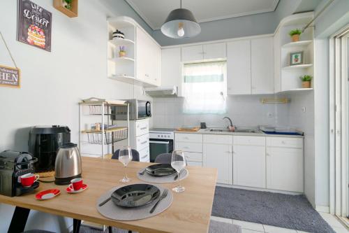 Sea-View Apt Argyroupoli, Athens Sea-View Apt Argyroupoli, Athens