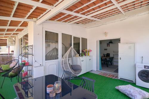 Sea-View Apt Argyroupoli, Athens Sea-View Apt Argyroupoli, Athens