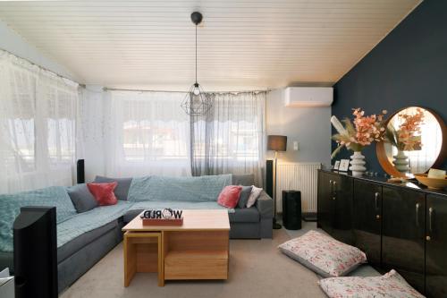 Sea-View Apt Argyroupoli, Athens, Atenas
