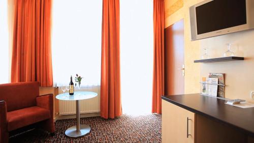 Adesso Hotel - image 7