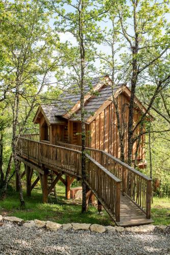 Exterior view, Les Lodges du Quercy in Saint-Cernin (Midi-Pyrenees)
