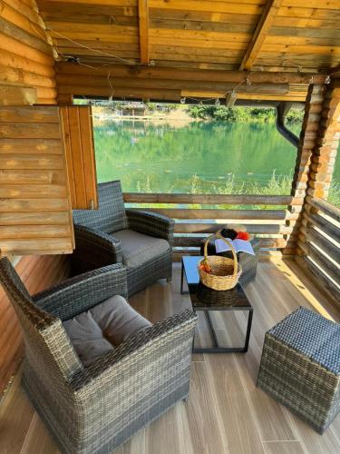 Dolce vita cottage - waterfront