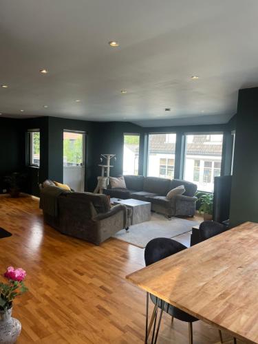 Apartment with 4 bedrooms, available for ONS