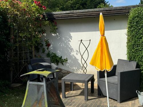 Dārzs, Zwei Zimmer Natur und Luxus Ferienwohnung mit Garten in Schmilau