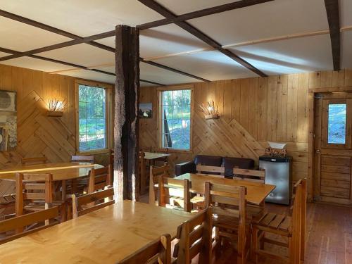 Rustic Beaverfoot Lodge Room N8 in Parson (BC)