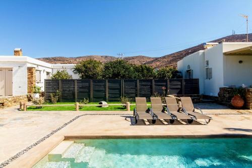 Windmill Villa in Tinos